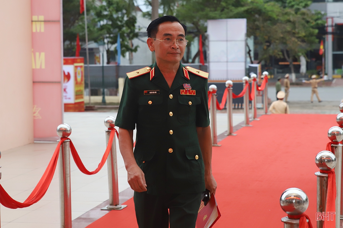 Các đồng chí lãnh đạo, nguyên lãnh đạo Đảng, Nhà nước dự Đại hội Đảng bộ tỉnh Hà Tĩnh lần thứ XIX