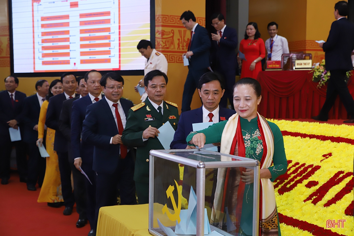 Bầu Ban Chấp hành Đảng bộ Hà Tĩnh lần thứ XIX nhiệm kỳ 2020 - 2025
