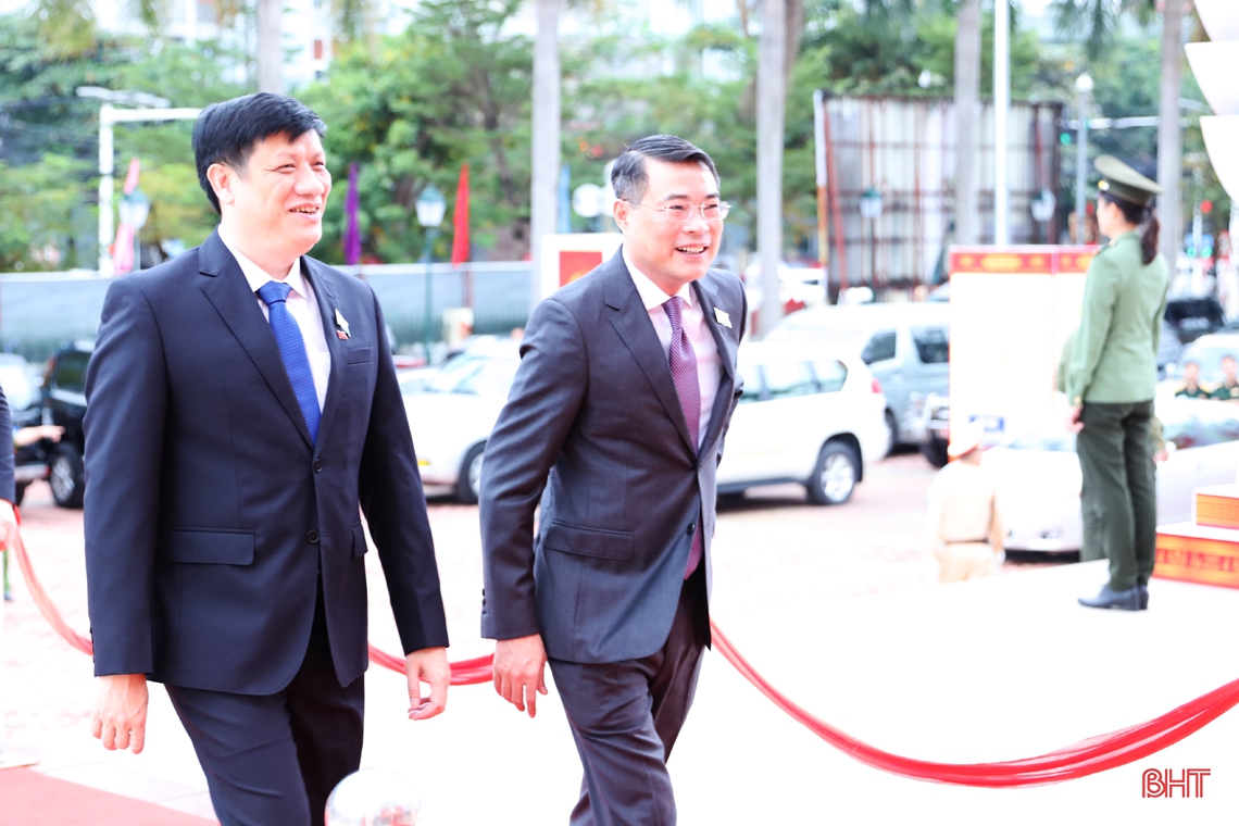 Các đồng chí lãnh đạo, nguyên lãnh đạo Đảng, Nhà nước dự Đại hội Đảng bộ tỉnh Hà Tĩnh lần thứ XIX