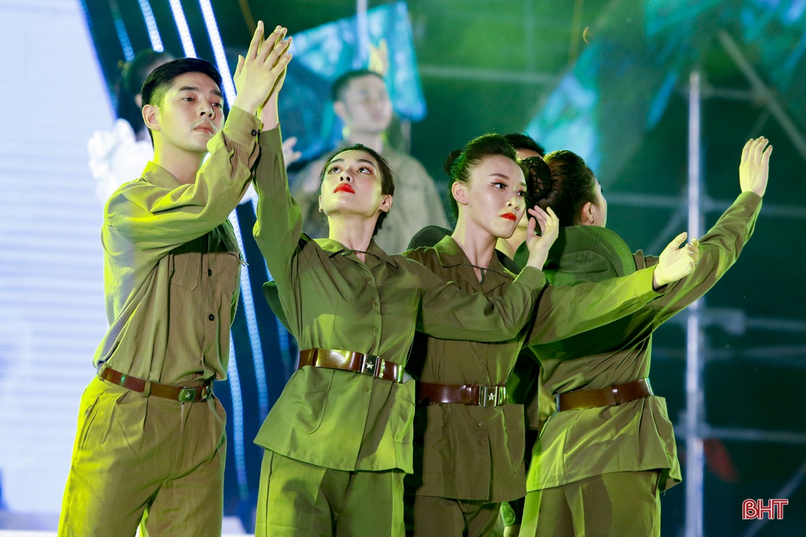 Lắng đọng và tự hào chương trình nghệ thuật “Huyền thoại Đồng Lộc”
