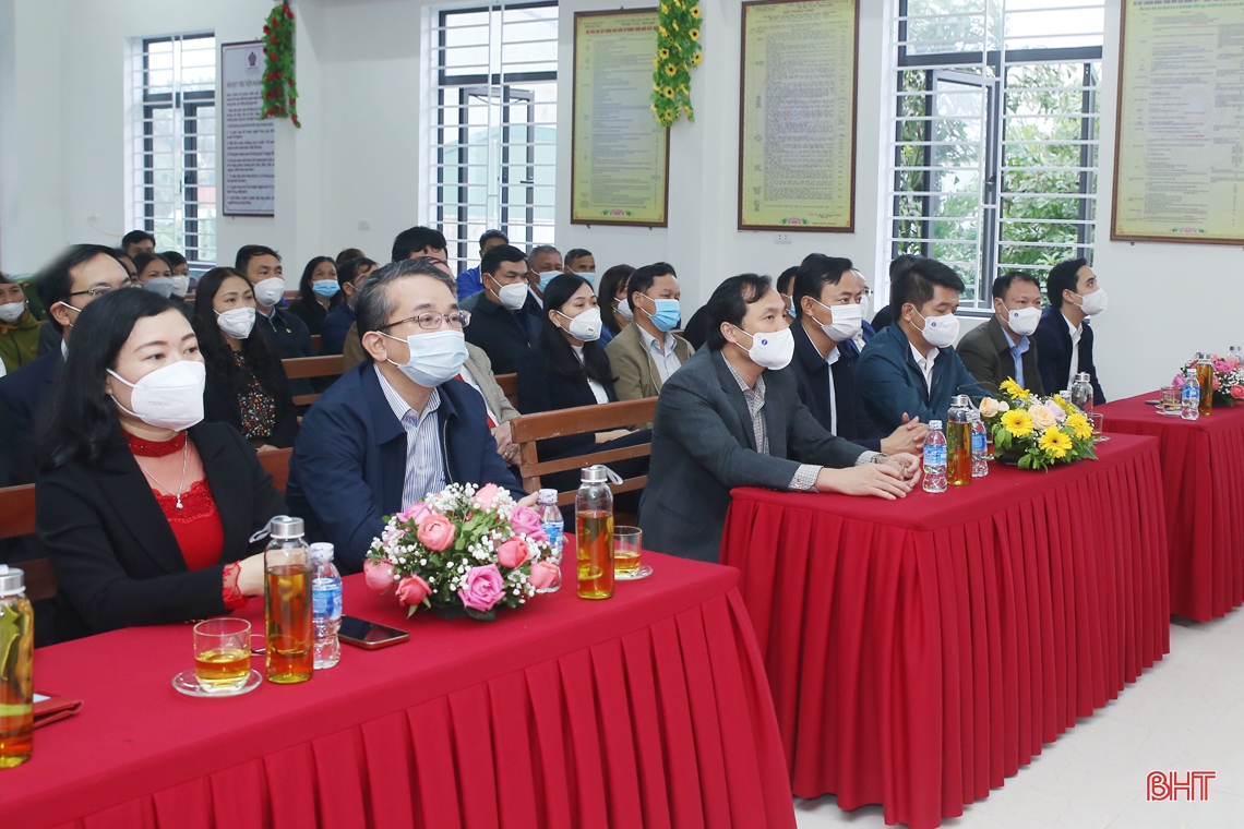 Khai trương nhà văn hóa cộng đồng - ngôi nhà trí tuệ tại Cẩm Xuyên và Thạch Hà