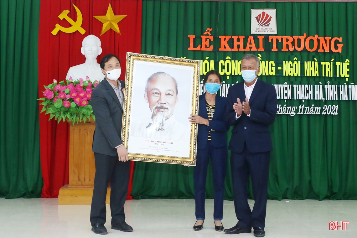Khai trương nhà văn hóa cộng đồng - ngôi nhà trí tuệ tại Cẩm Xuyên và Thạch Hà