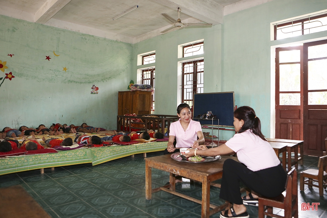 Những người “gieo chữ trên mây” ở xã vùng biên Hà Tĩnh