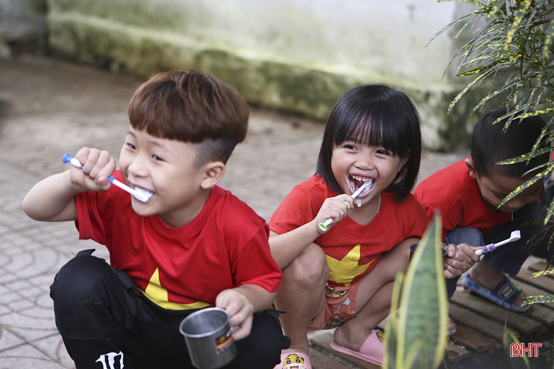 Những người “gieo chữ trên mây” ở xã vùng biên Hà Tĩnh