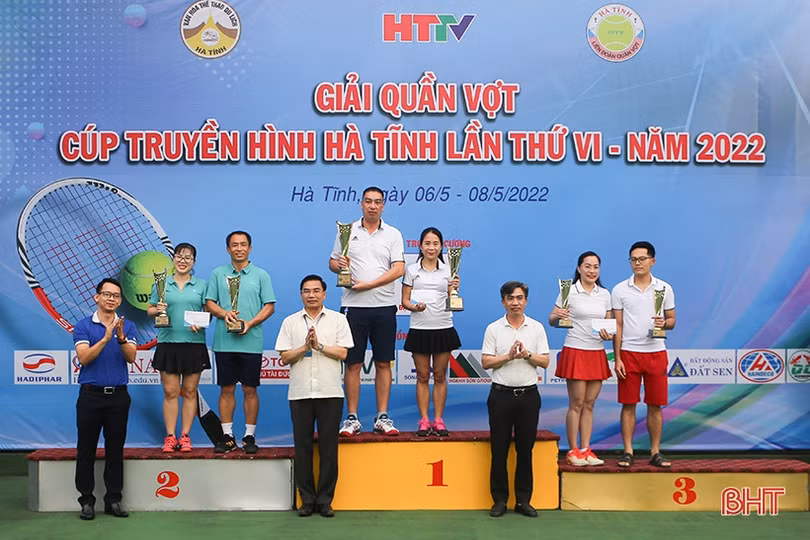 Giải Quần vợt Cúp Truyền hình Hà Tĩnh lần thứ VI vinh danh các tay vợt xuất sắc