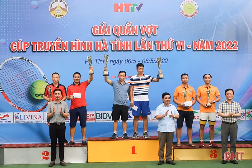Giải Quần vợt Cúp Truyền hình Hà Tĩnh lần thứ VI vinh danh các tay vợt xuất sắc
