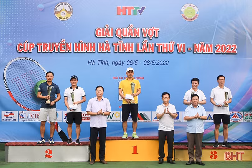 Giải Quần vợt Cúp Truyền hình Hà Tĩnh lần thứ VI vinh danh các tay vợt xuất sắc