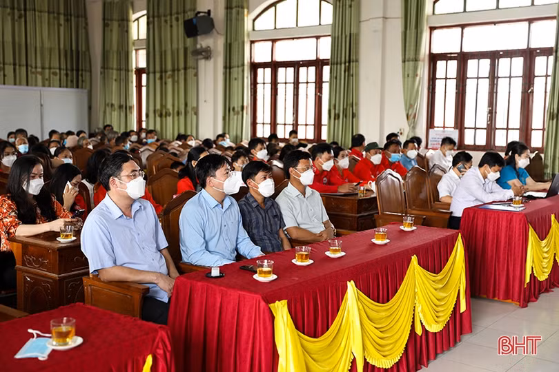 Phát động Tháng Nhân đạo năm 2022, kêu gọi mọi người gắn kết với nhau bằng những việc làm tử tế