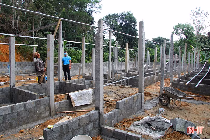 Trại nuôi hươu “khủng” của bí thư đoàn xã ở Hà Tĩnh