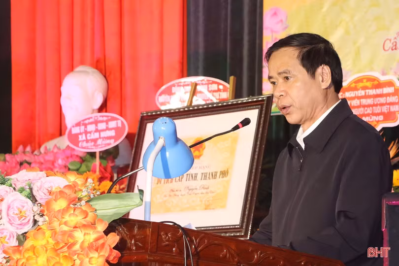 Nhà thờ họ Nguyễn Đình ở Cẩm Xuyên đón nhận bằng xếp hạng di tích lịch sử - văn hóa
