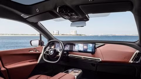 Xe điện BMW IX 2022 bất ngờ xuất hiện tại Việt Nam