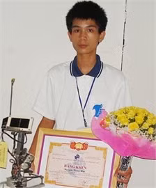 Nguyễn Trọng Hải và "Thiết bị đo gia tốc rơi tự do" được đi dự thi tại Nigieria.
