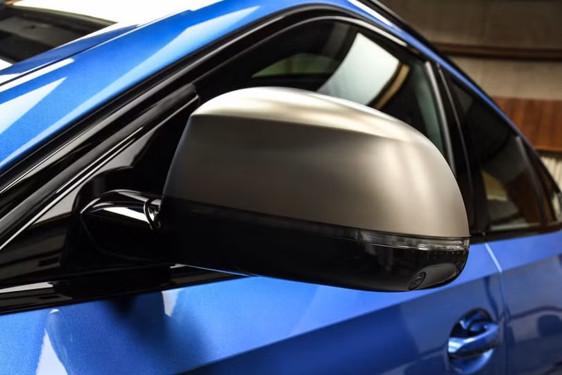Chi tiết BMW X6 M50i phiên bản màu xanh Riverside Blue