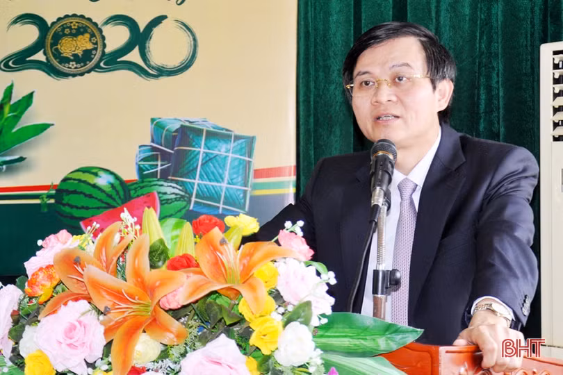 Đoàn công tác Tạp chí Cộng sản chúc Tết Đảng bộ, quân và dân Hà Tĩnh