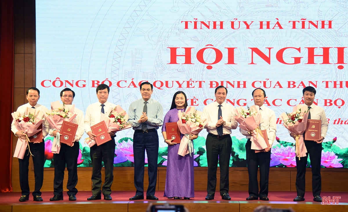 Ban Thường vụ Tỉnh ủy Hà Tĩnh công bố các quyết định luân chuyển, điều động, bổ nhiệm cán bộ