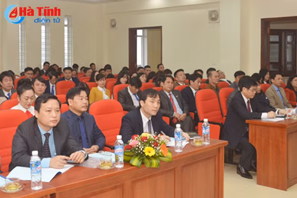 tich cuc tuyen truyen dau tranh chong cac luan diem sai trai thu dich