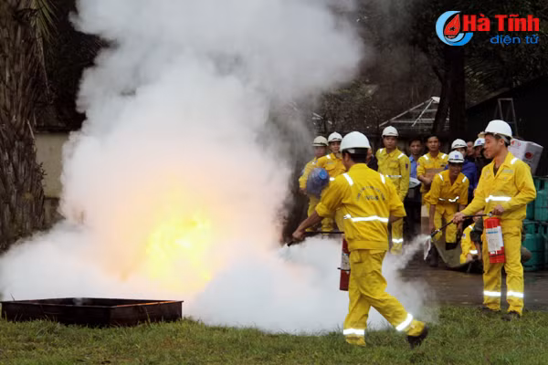 dien tap cuu hoa giai thoat cho cong nhan tram chiet nap gas