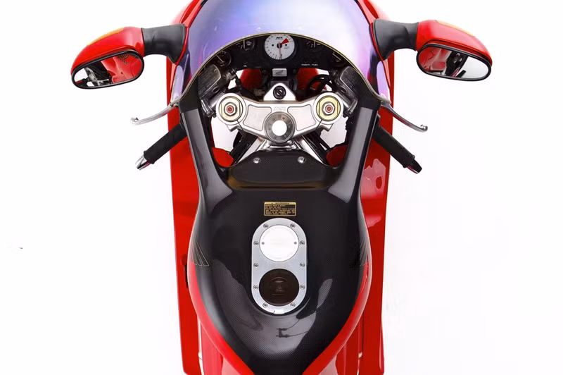 10 dieu dac biet cua huyen thoai honda nr750