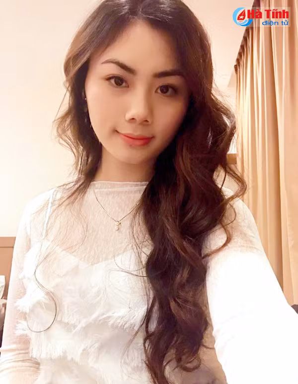 chuyen tinh ronaldo xu nghe va co ban gai xinh dep