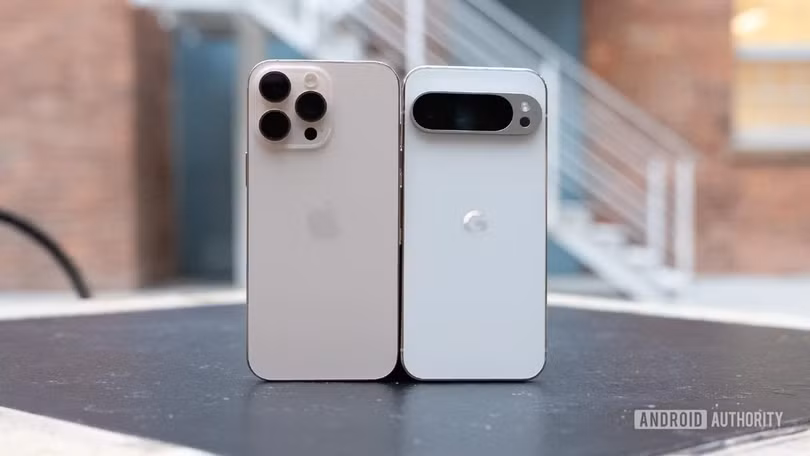 iPhone và Pixel có camera tốt nhất. Từ những năm 2010, Apple và Google tập trung chất lượng camera trên điện thoại. Các mẫu iPhone và Pixel đời mới vẫn chụp ảnh đẹp, song một số model từ Trung Quốc thậm chí được đánh giá ngang bằng hoặc tốt hơn, chẳng hạn như Xiaomi 15 Ultra, Oppo Find X8 Ultra, Vivo X200 Ultra hay OnePlus 13. Điều này đến từ việc các hãng ngày càng cải tiến phần cứng, nâng cấp khả năng xử lý ảnh và tích hợp nhiều tính năng phần mềm. Ảnh: Android Authority.
