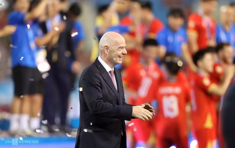 Chủ tịch FIFA Gianni Infantino sau lễ trao giải trận Việt Nam - Thái Lan ở lượt về chung kết ASEAN Cup 2026 trên sân Mỹ Đình, Hà Nội tối 26/8/2026. Ảnh: Đức Đồng