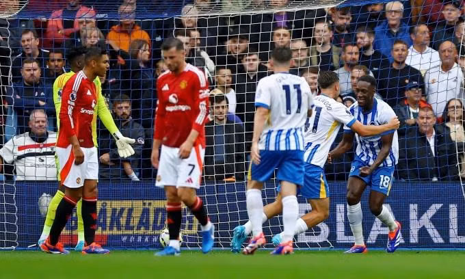 Welbeck mừng bàn mở tỷ số cho Brighton trước Man Utd trên sân AmEx, hạt Đông Sussex, vòng hai Ngoại hạng Anh ngày 24/8/2024. Ảnh: Reuters