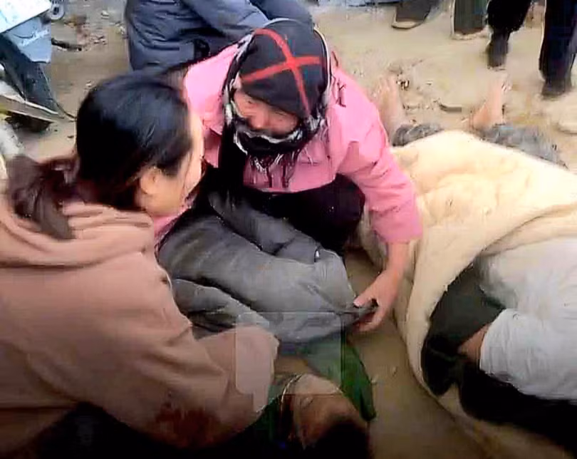 6 người tử vong trong vụ tai nạn (Ảnh cắt từ clip).