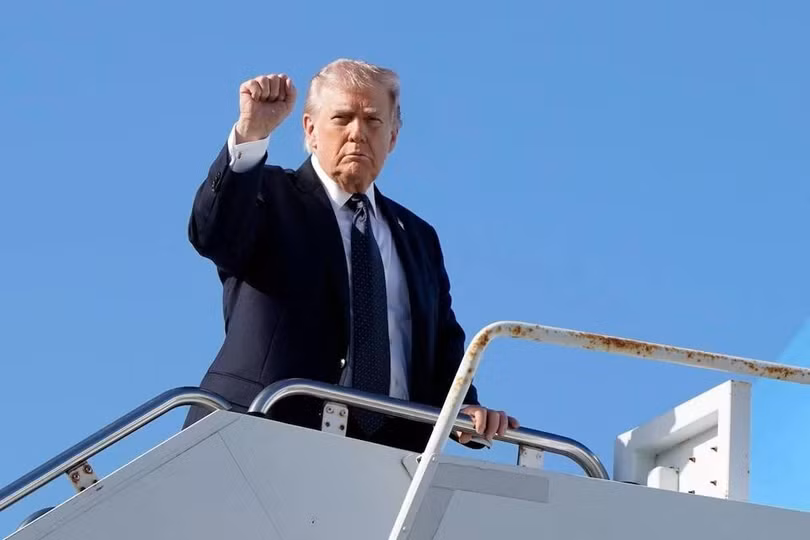 Tổng thống Donald Trump lại khẳng định không có mốc thời gian cố định nào cho cuộc chiến nhằm vào Iran. Ảnh: Reuters.