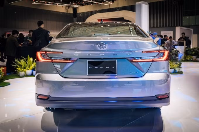 Thiết kế đuôi xe Camry 2024. Ảnh: TMV