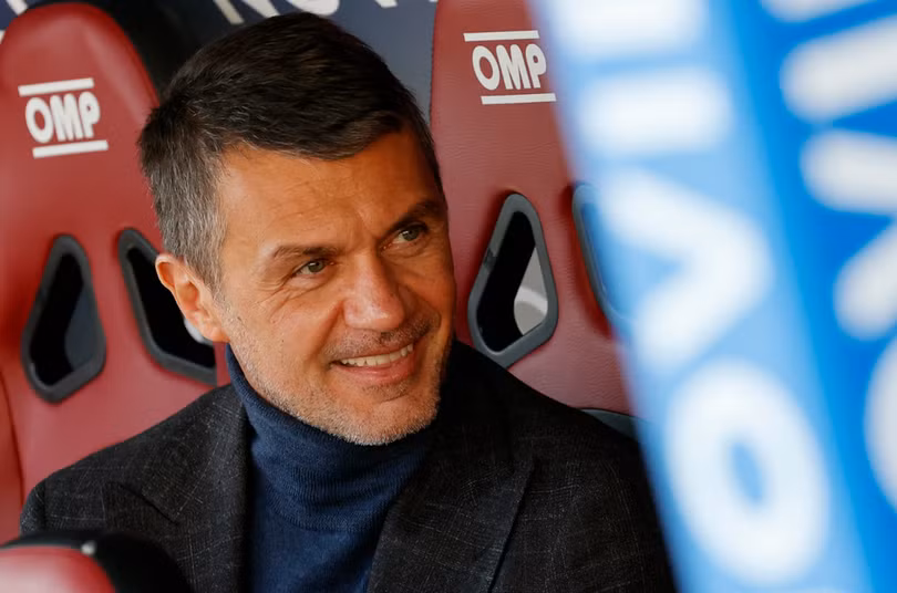 Giám đốc kỹ thuật của AC Milan, Paolo Maldini, trên băng ghế huấn luyện trước trận gặp Salernitana ở Serie A tại Stadio Arechi, Salerno, Italy ngày 4/1/2023. Ảnh: Reuters