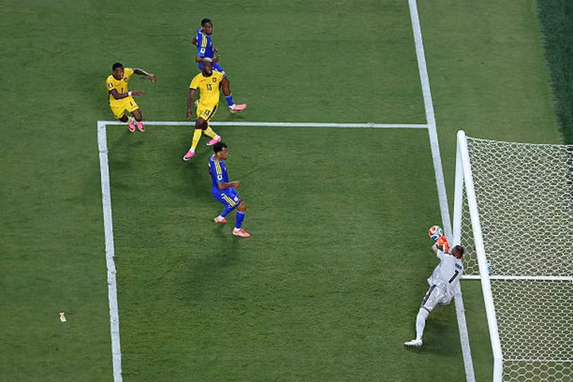 kansas-city-missouri-eloy-room-of-curacao-makes-a-save-against-enner-valencia-of-ecuador-1782012630441.jpg