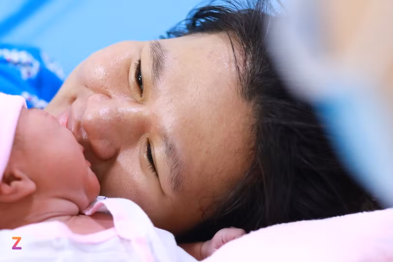 Niềm vui đón con chào đời. Ảnh: Quỳnh Danh.