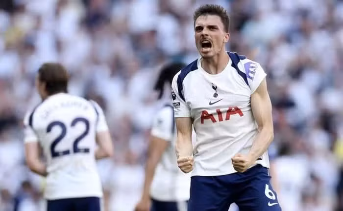 João Palhinha phấn khích sau khi ghi bàn duy nhất trước Everton