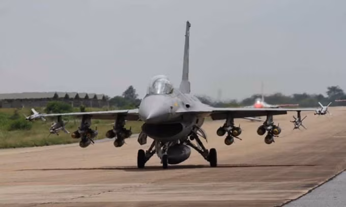 Tiêm kích F-16 Thái Lan tại tỉnh Nakhon Ratchasima trong ảnh đăng năm 2024. Ảnh: Không quân Thái Lan