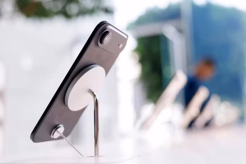 iPhone Air thế hệ đầu tiên. Ảnh: Bloomberg.