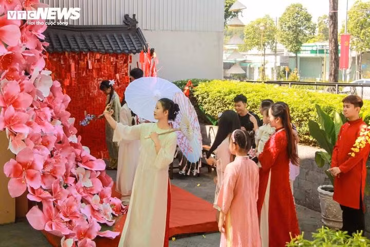 Chỉ đến Tết Nguyên đán Quý Sửu 2033, ngày 30 Tết mới xuất hiện trở lại. (Ảnh minh họa: Thy Huệ)