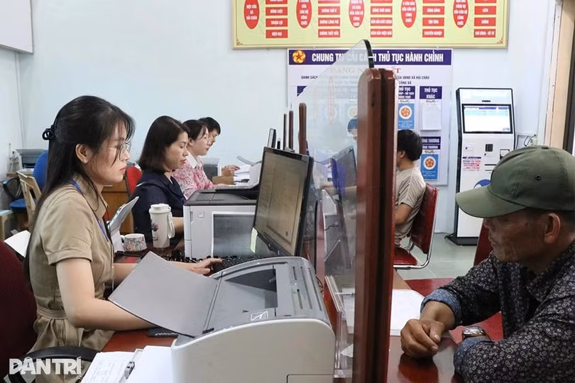 cong-chuc-xa-hoang-lam-cropped.jpg