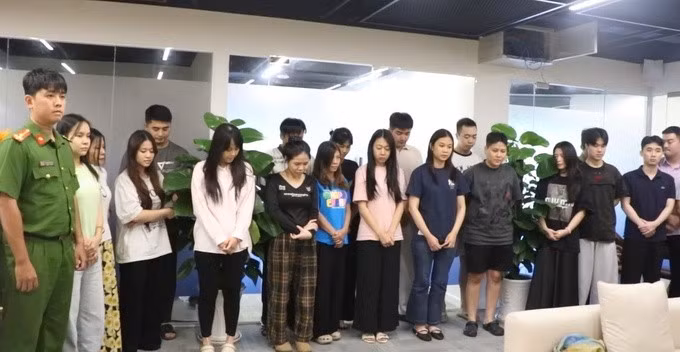 Các bị can trong vụ án. Ảnh: Công an TP HCM
