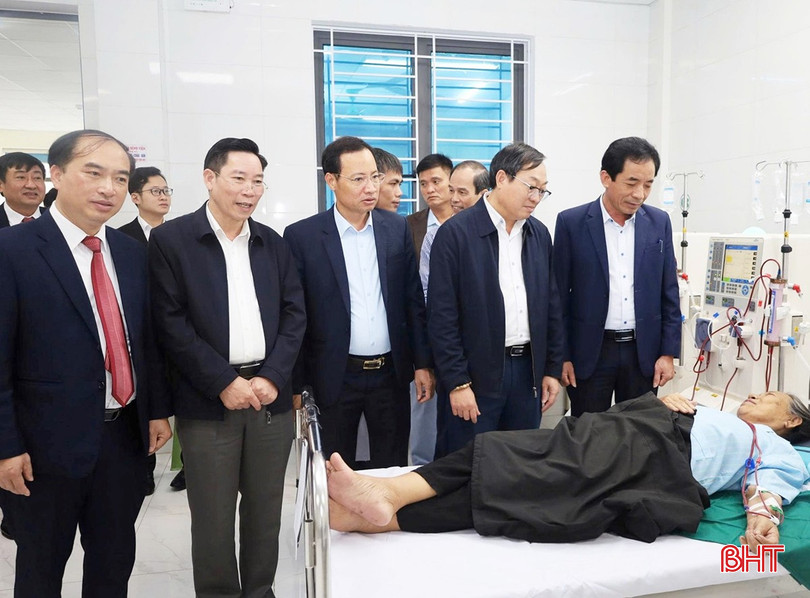 bqbht_br_tham-qua-he-thong-than-nhan-tao-va-dong-vien-swusc-khoe-benh-nhan.jpg