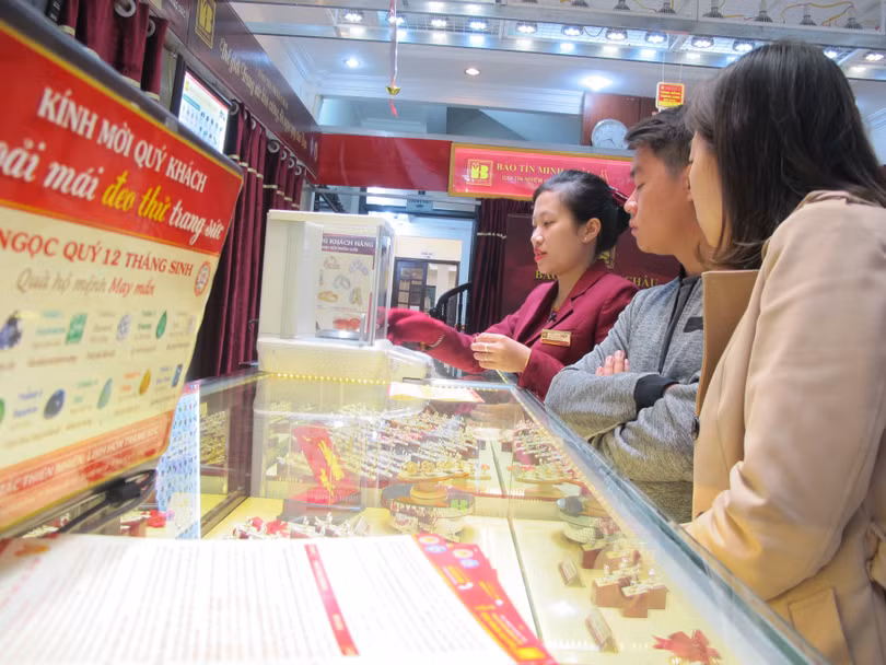 gia-vang-hom-nay-18-12-22019-tang-manh-42-trieu-1576630706-width3648height2736.jpg