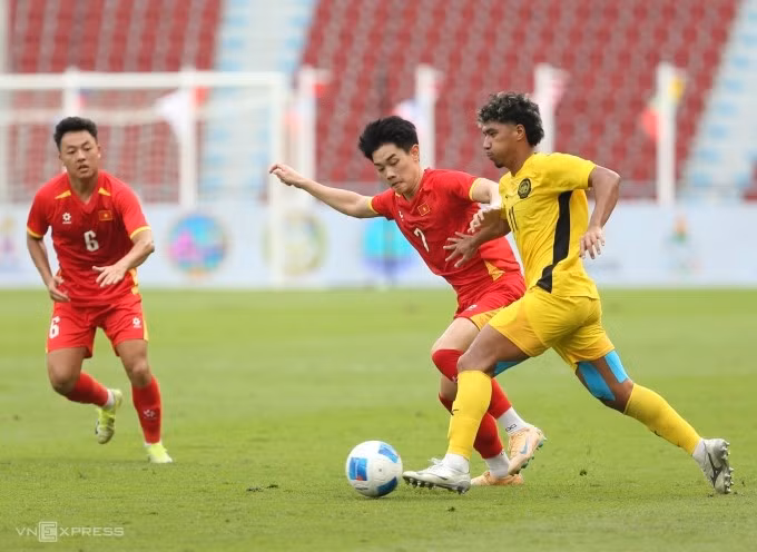 Việt Nam thắng Malaysia 2-0 ở lượt cuối bảng B bóng đá nam SEA Games 33, trên sân Rajamangala ở Bangkok, Thái Lan ngày 11/12/2025. Ảnh: Hiếu Lương