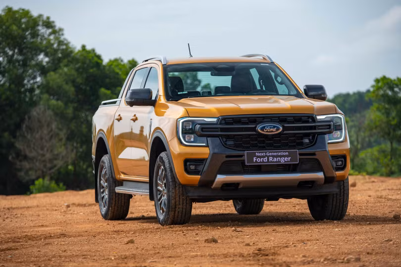 Sở hữu doanh số 1.366 xe trong tháng 4, Ford Ranger là cái tên "chốt sổ" danh sách 5 mẫu xe bán chạy nhất Việt Nam ở kỳ báo cáo đầu quý II. Doanh số sa sút so với tháng trước nhưng Ford Ranger vẫn là bán tải được khách Việt ưa chuộng nhất. Các phiên bản Ford Ranger tại Việt Nam có giá từ 669 triệu đến 1,299 tỷ đồng. Ảnh: Ford Việt Nam.