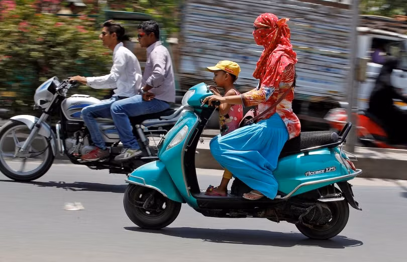 Xe máy xăng sẽ không được đăng ký mới tại Delhi từ đầu năm 2028. Ảnh: Reuters.
