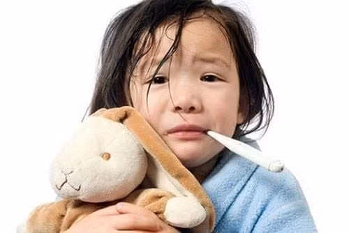 Bệnh cảm cúm thông thường là do nhiễm virus đường hô hấp trên, mũi và cổ họng