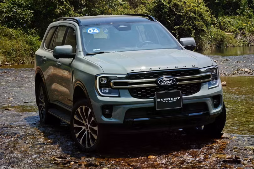 Ford Everest máy xăng là lựa chọn mới cho khách hàng yêu thích sự êm ái đường dài. Ảnh: Phong Vân.