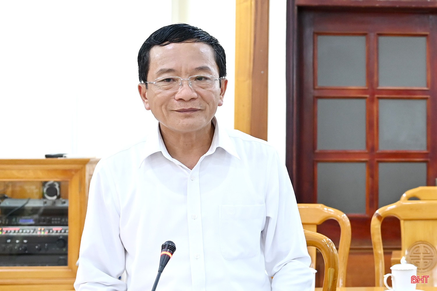 Phó Chủ tịch HĐND tỉnh Trần Văn Kỳ phát biểu góp ý tại hội nghị.