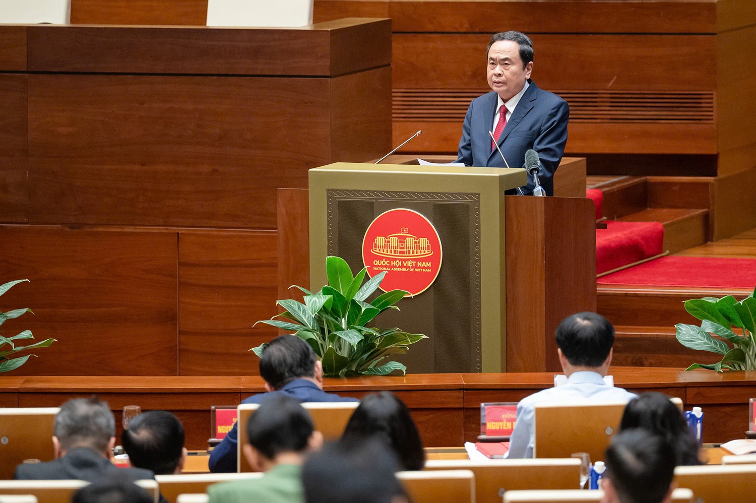 160420250936-2-chu-tich-quoc-hoi.jpg