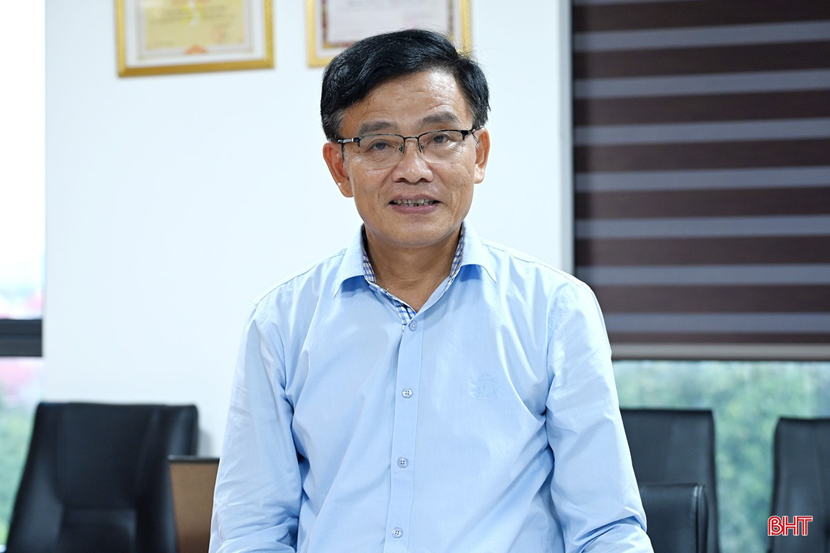 Bí thư Đảng ủy, Chủ tịch HĐND xã Gia Hanh Bùi Văn Sơn báo cáo công tác chuẩn bị đại hội.