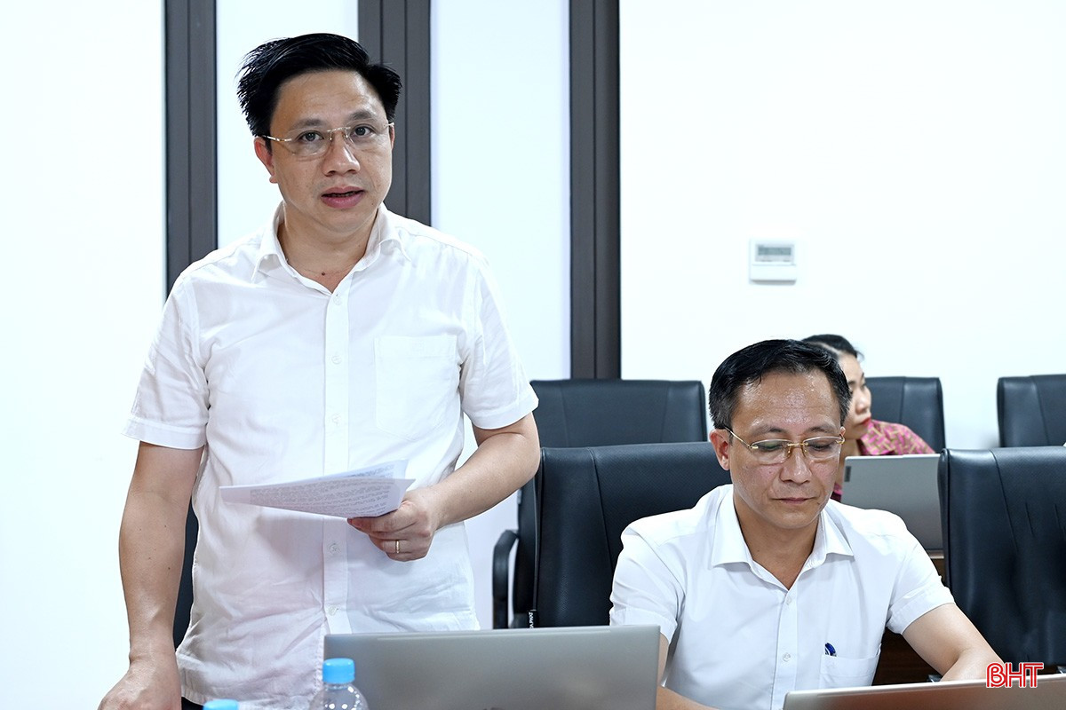 Bí thư Đảng ủy, Chủ tịch HĐND phường Nam Hồng Lĩnh Nguyễn Hữu Khiếu báo cáo công tác chuẩn bị đại hội.