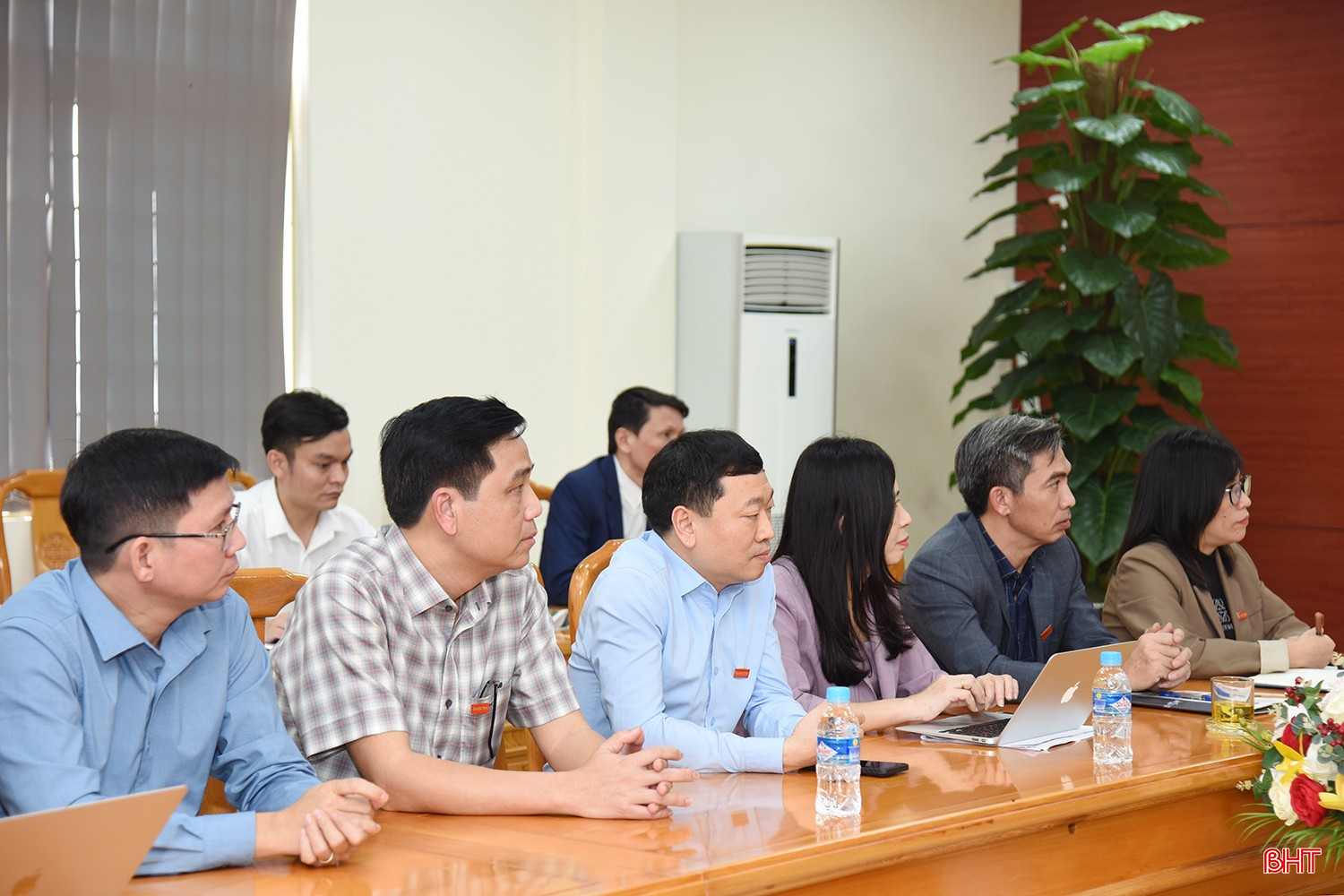 Lãnh đạo Ban Biên tập và cán bộ, phóng viên Báo Hà Tĩnh.